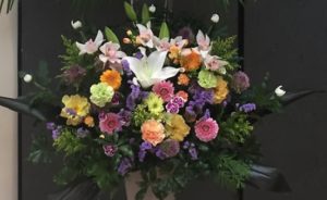 葬式でいただいたお花のお礼は お返し お礼状 メールなど ディアナイト