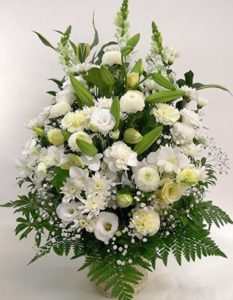 葬式でいただいたお花のお礼は お返し お礼状 メールなど ディアナイト